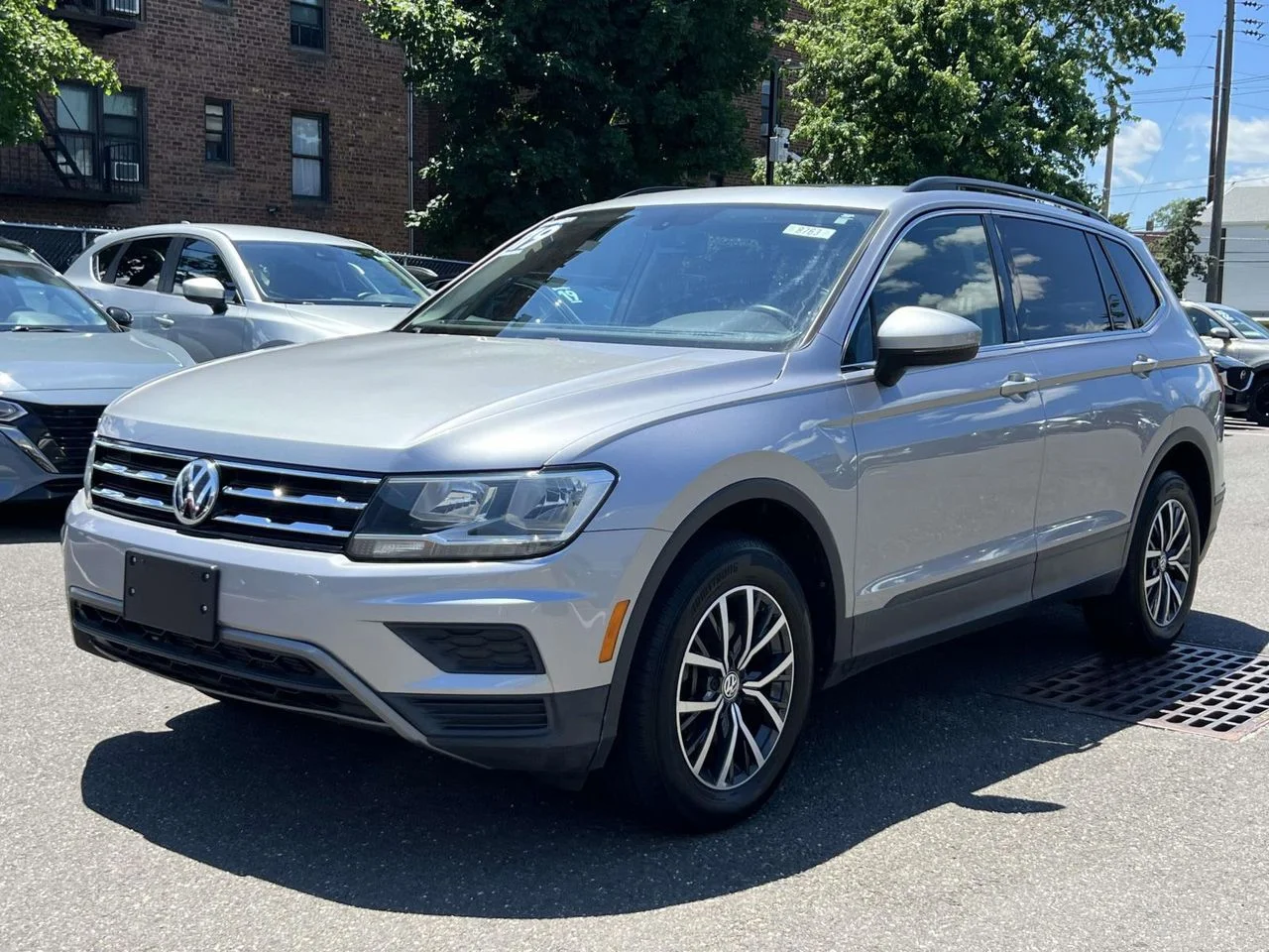 Used 2019 Volkswagen Tiguan SE with VIN 3VV2B7AX1KM188990 for sale in Huntington, NY
