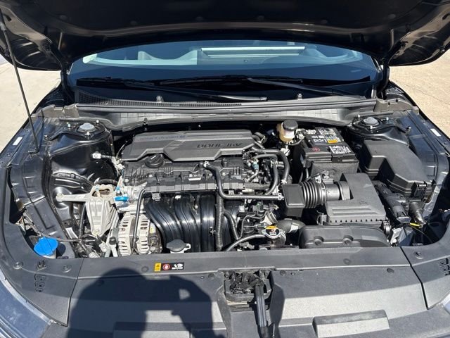 Used 2025 Black Kia LXS image 10