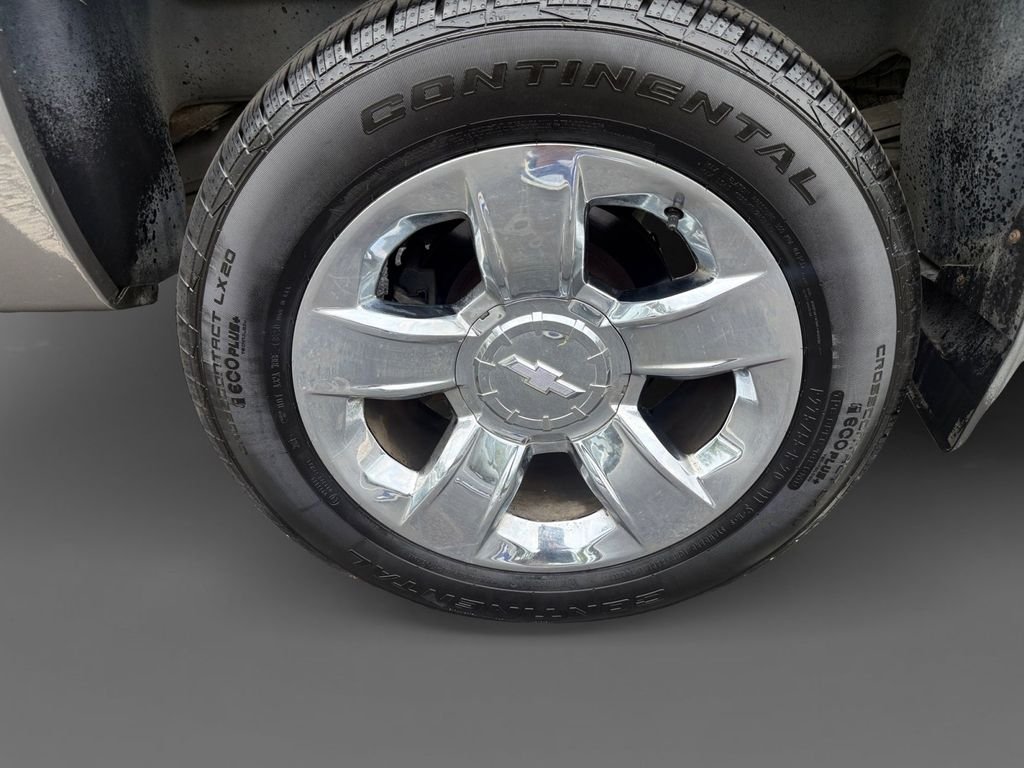 Used 2009 Gray Chevrolet 2HY image 8
