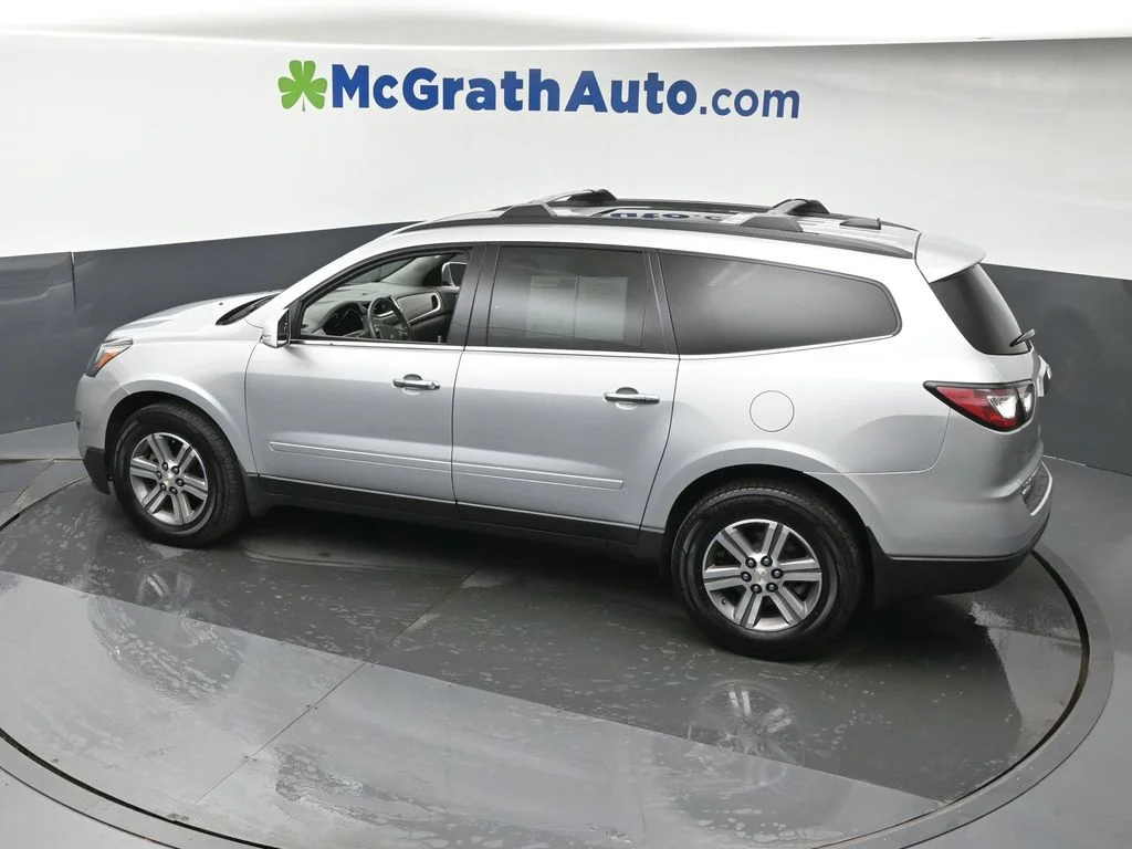 Used 2017 Silver Chevrolet 2LT image 27