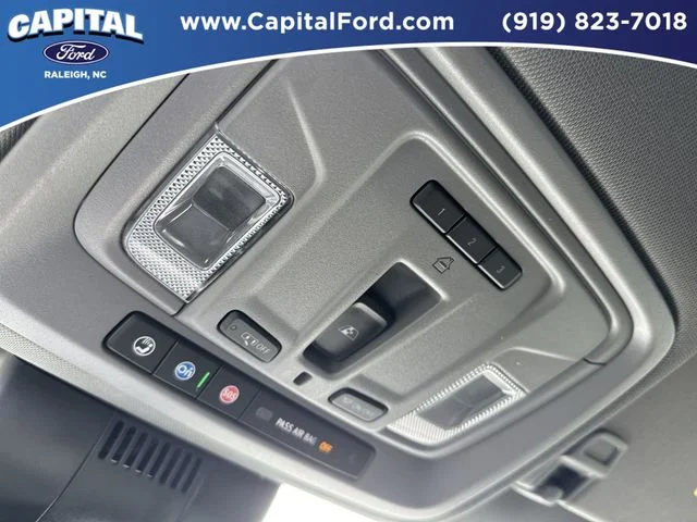 Used 2024 White GMC SLT image 32