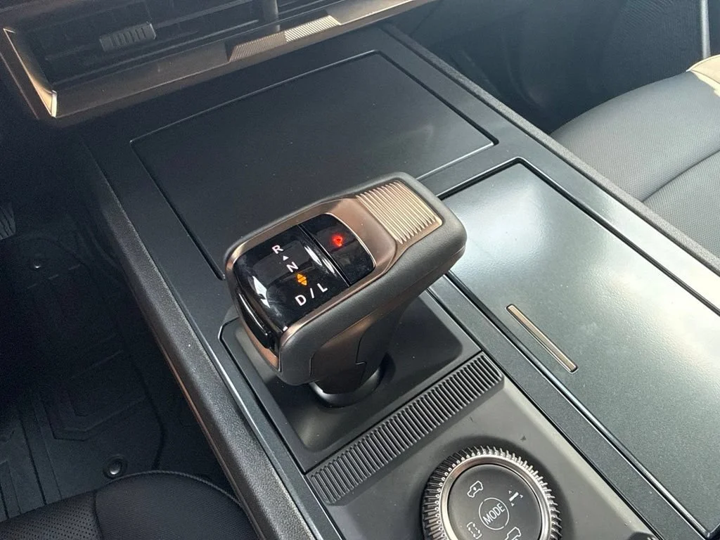 Used 2025 Interstellar White GMC 2X image 19