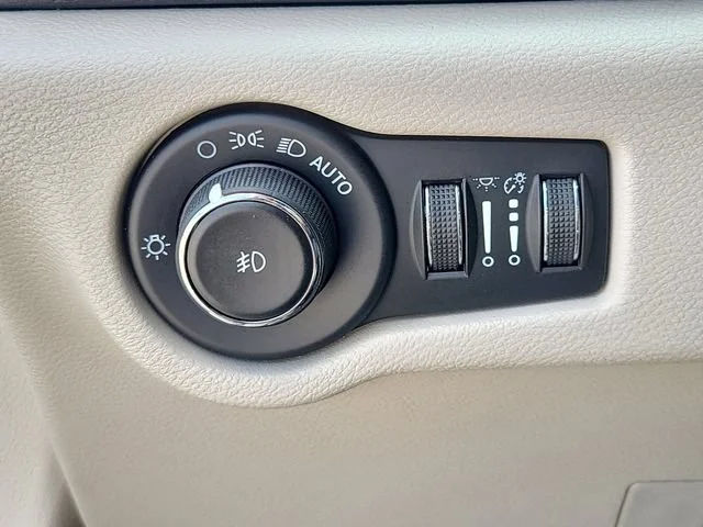 Used 2023 Gray Chrysler Touring L image 21