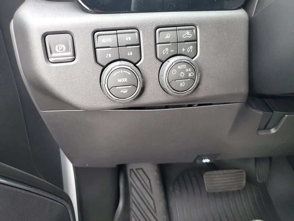 New 2026 Summit White Chevrolet LT Trail Boss image 24