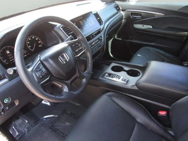 Certified Used 2024 Crystal Black Pearl Honda AWD RTL image 15