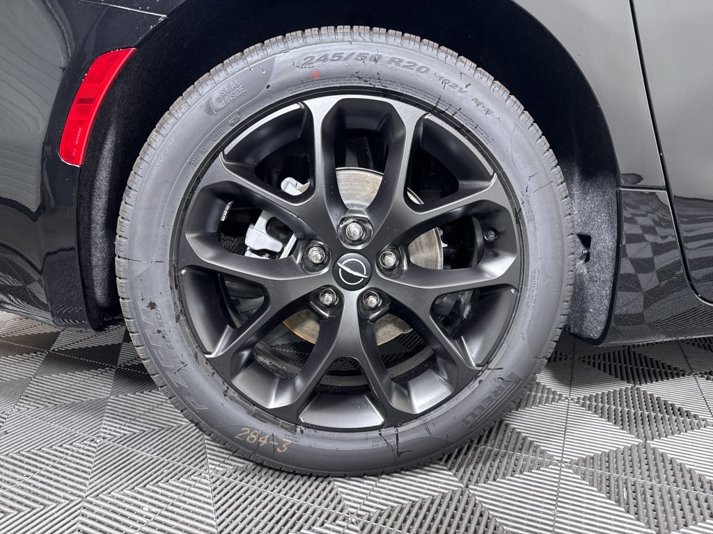 2026 Chrysler Pacifica Limited - Photo 23