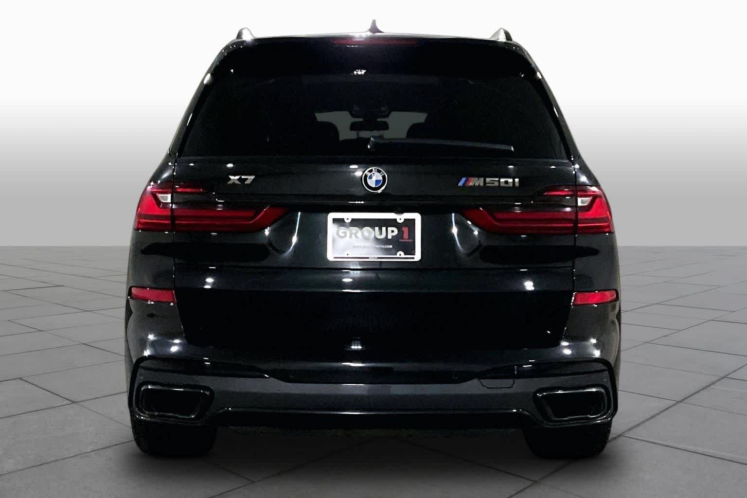 Used 2022 Black Sapphire Metallic BMW M50i image 4