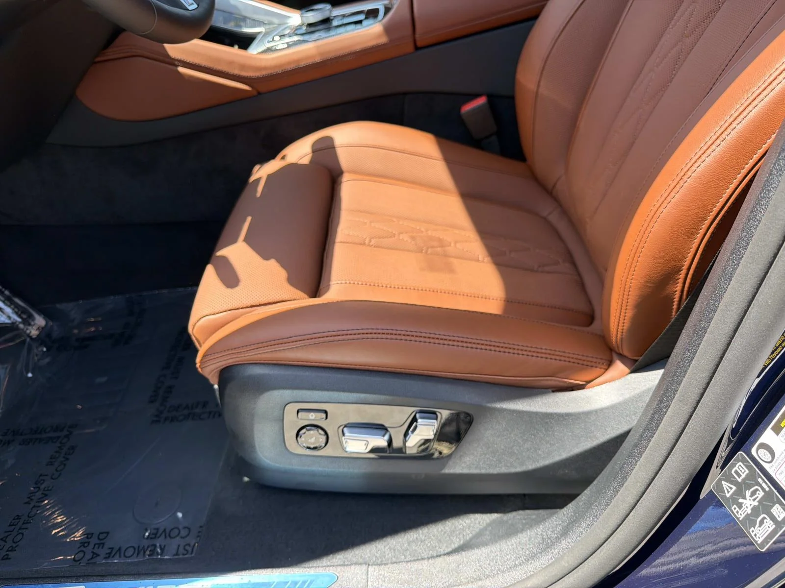 New 2027 Tanzanite Blue II Metallic BMW M60i image 16