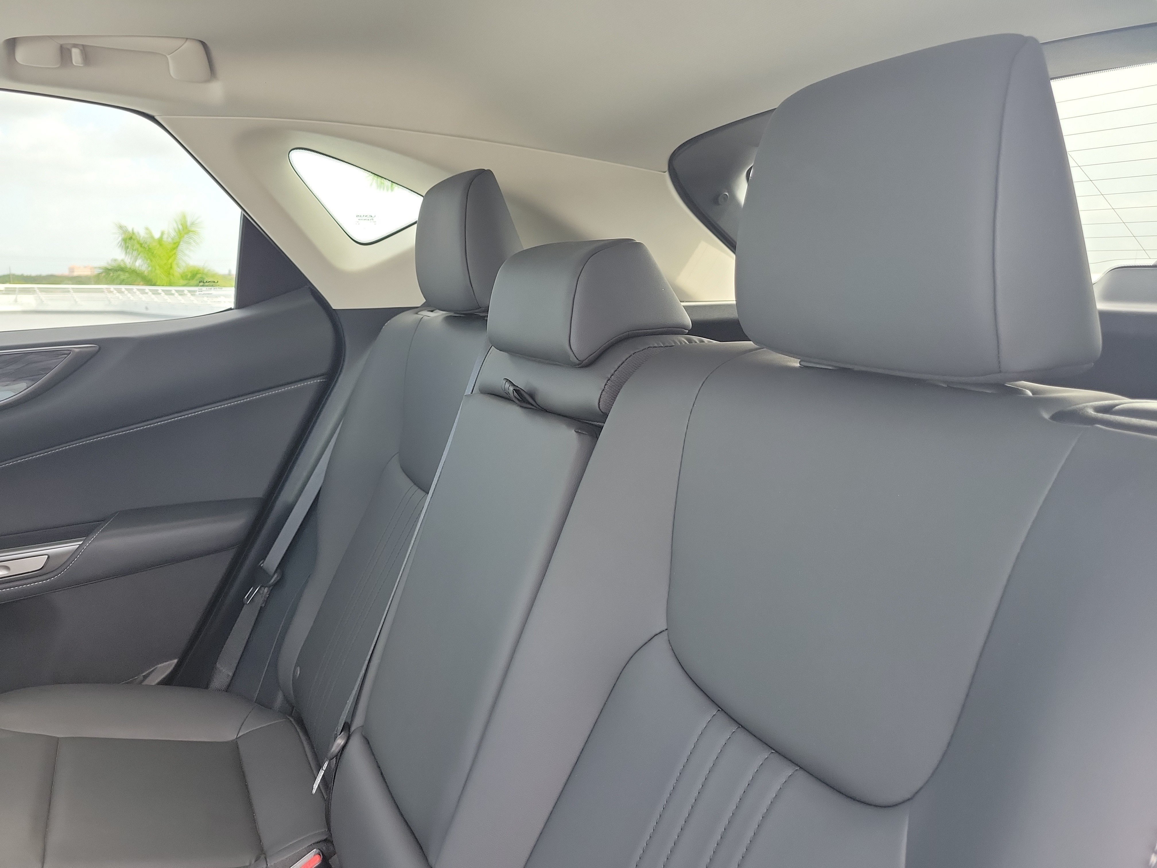 2025 Lexus NX 350 - Photo 12