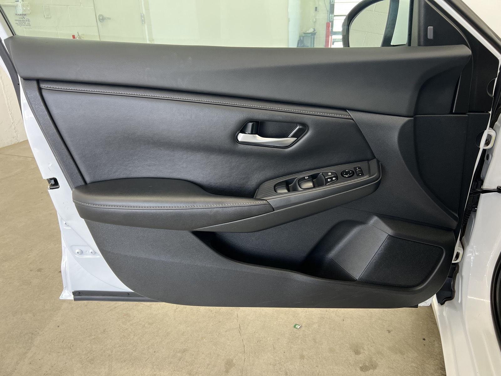 2022 Nissan Sentra SV - Photo 11