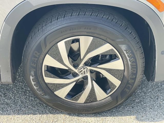Used 2025 Platinum Gray Metallic Volkswagen 2.0T S image 30