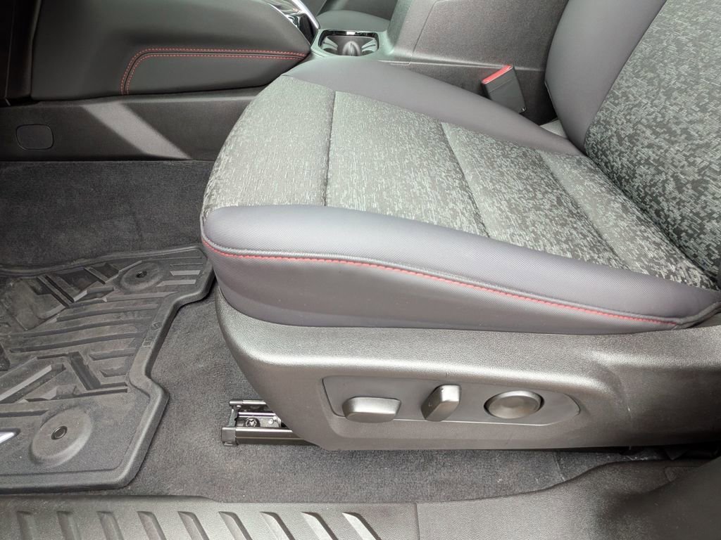 2025 Chevrolet Colorado Z71 - Photo 14