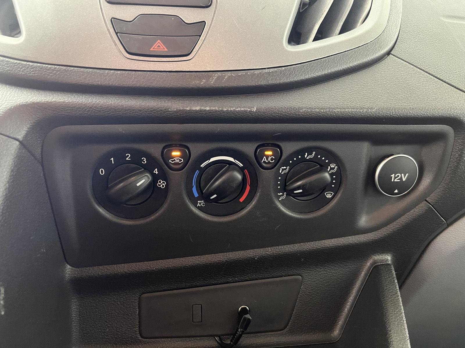 Used 2016 Wh Ford  image 17