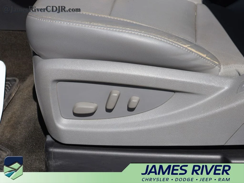 Used 2015 White Chevrolet LTZ image 23