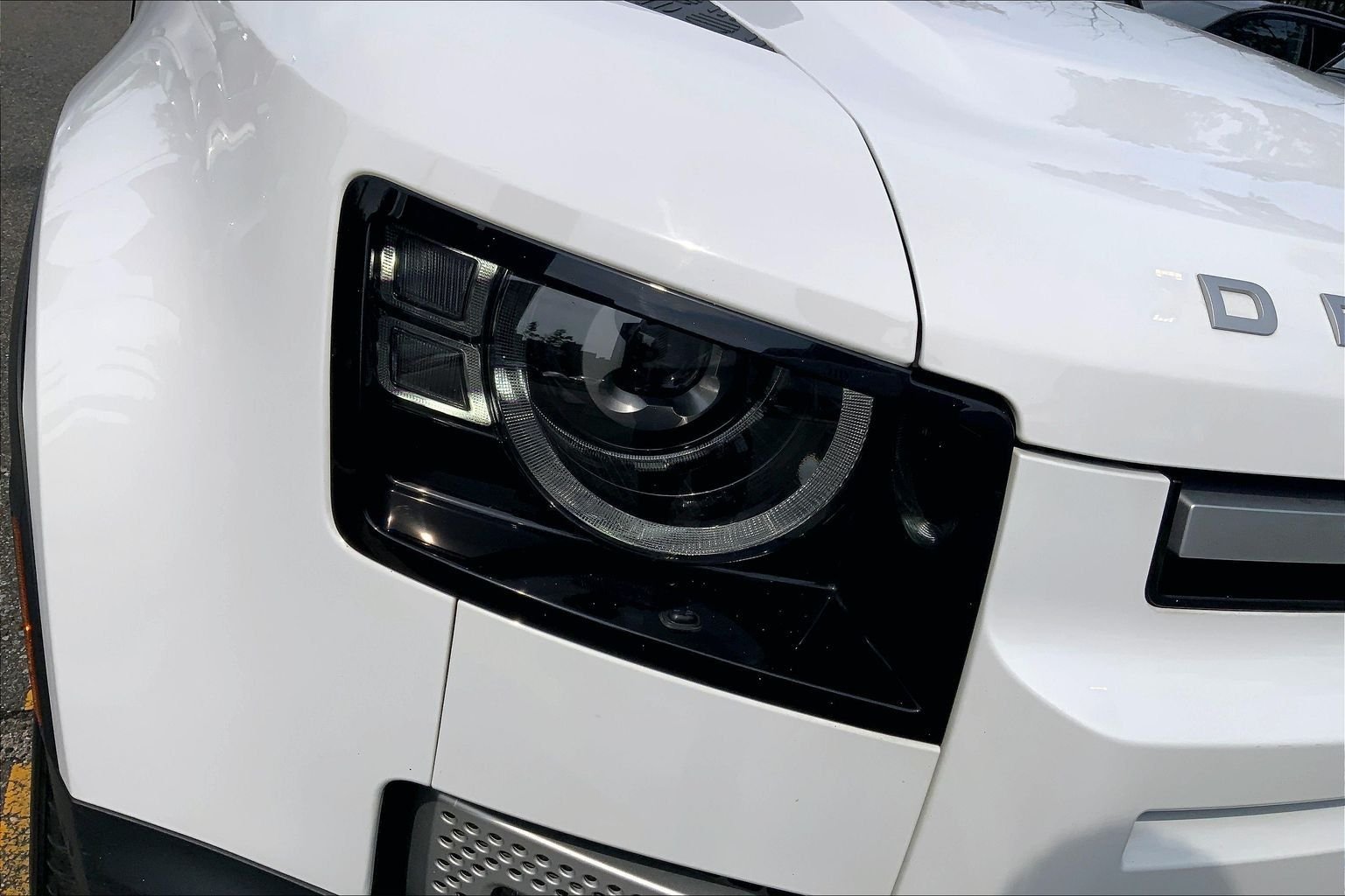 Used 2024 Fuji White Land Rover S image 27