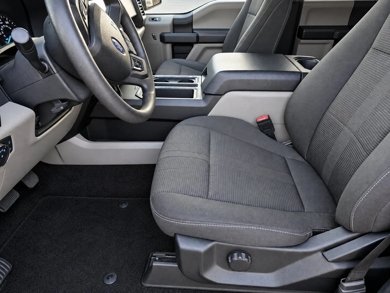 Used 2019  Ford  image 15