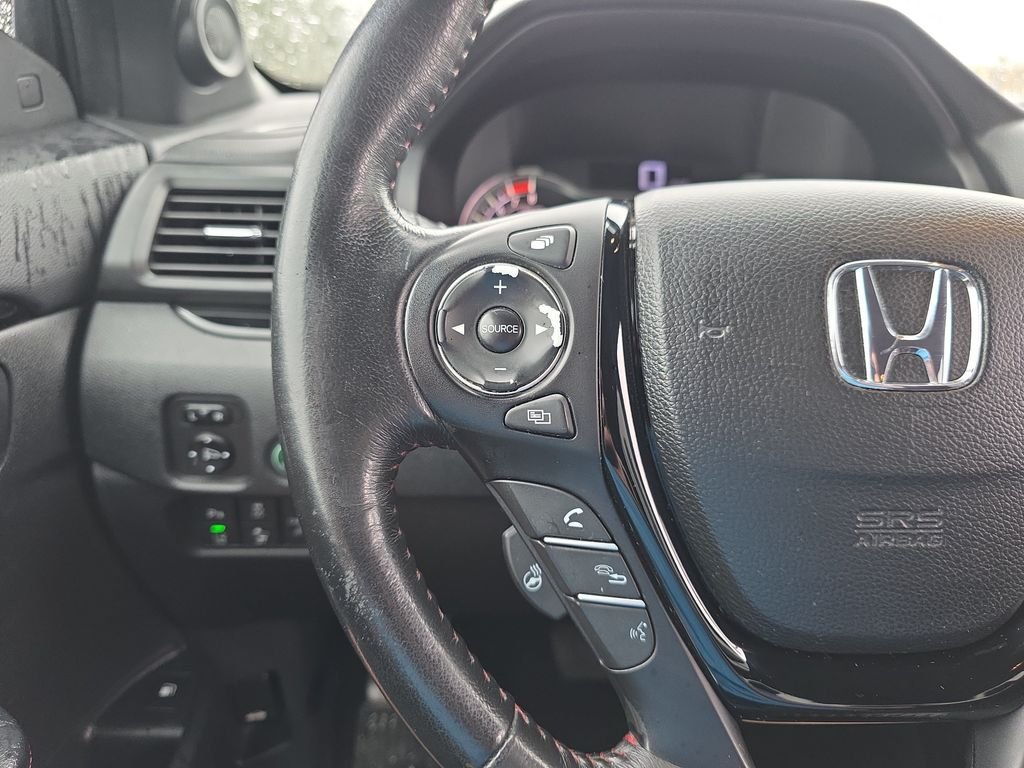 Used 2017 Crystal Black Pearl Honda Black Edition image 22