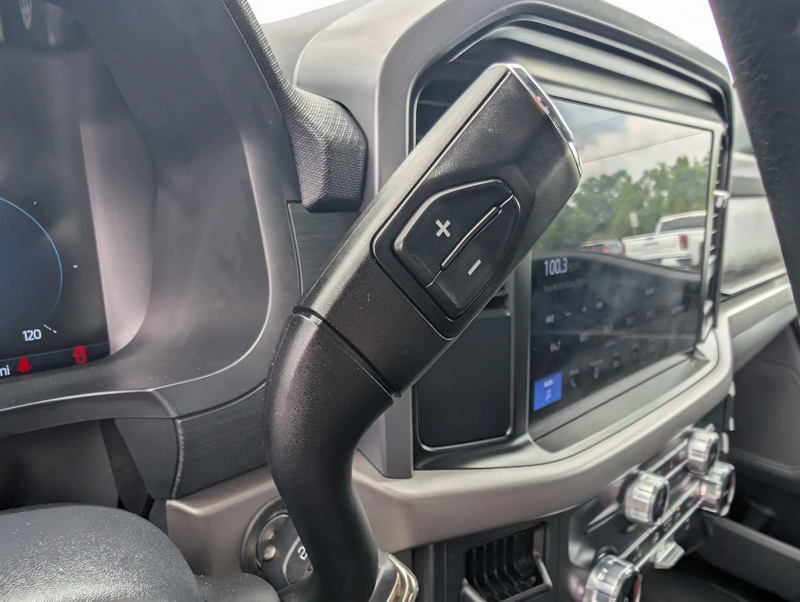 Used 2025 Carbonized Gray Ford XLT image 27