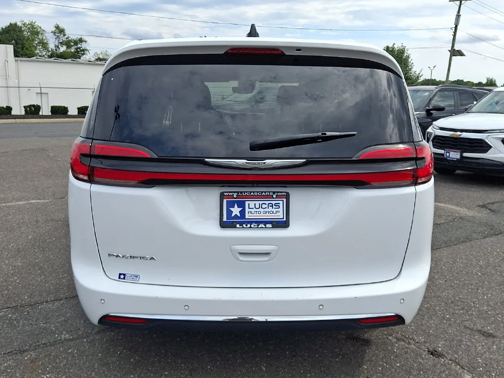 Used 2024 Bright White Cl Chrysler Touring L image 10