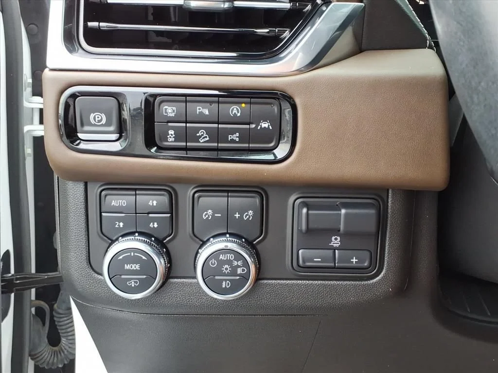 Used 2025 Summit White GMC Denali Ultimate image 8