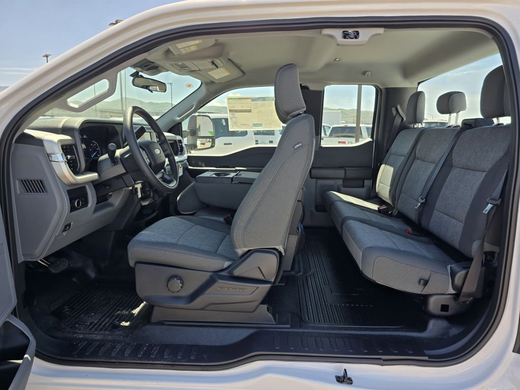 New 2026 Oxford White Ford XL image 27
