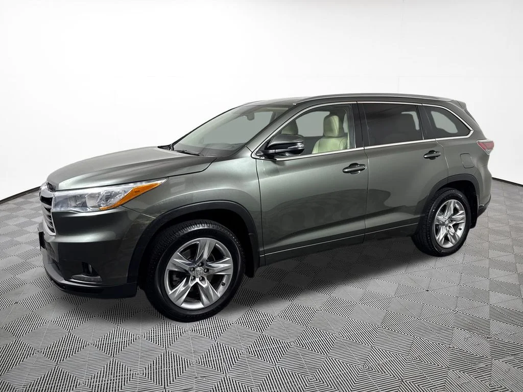 Used 2015 Toyota Highlander Limited with VIN 5TDDKRFHXFS208261 for sale in Chippewa Falls, WI