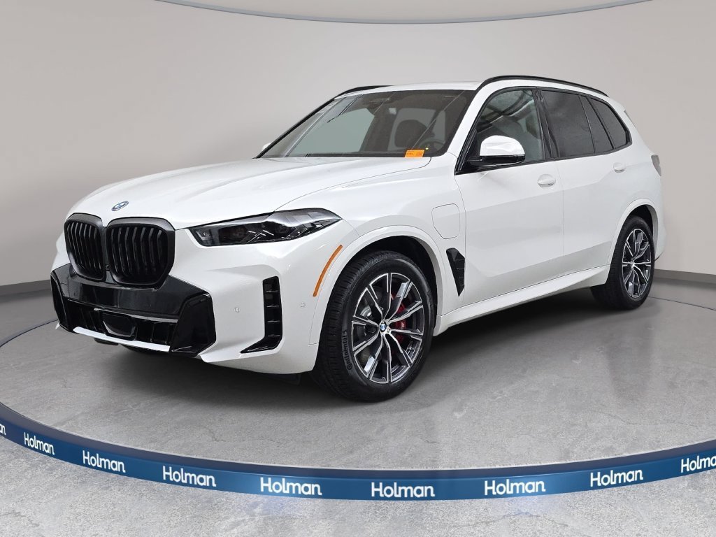 New 2026 Alpine White BMW xDrive50e image 1