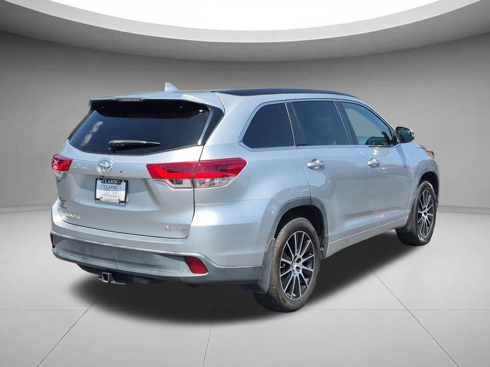 Used 2018 Celestial Silver Metallic Toyota SE image 5
