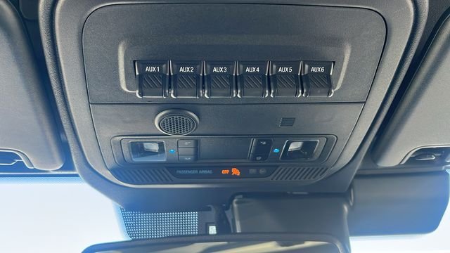 Used 2025 Shadow Black Ford Badlands image 29