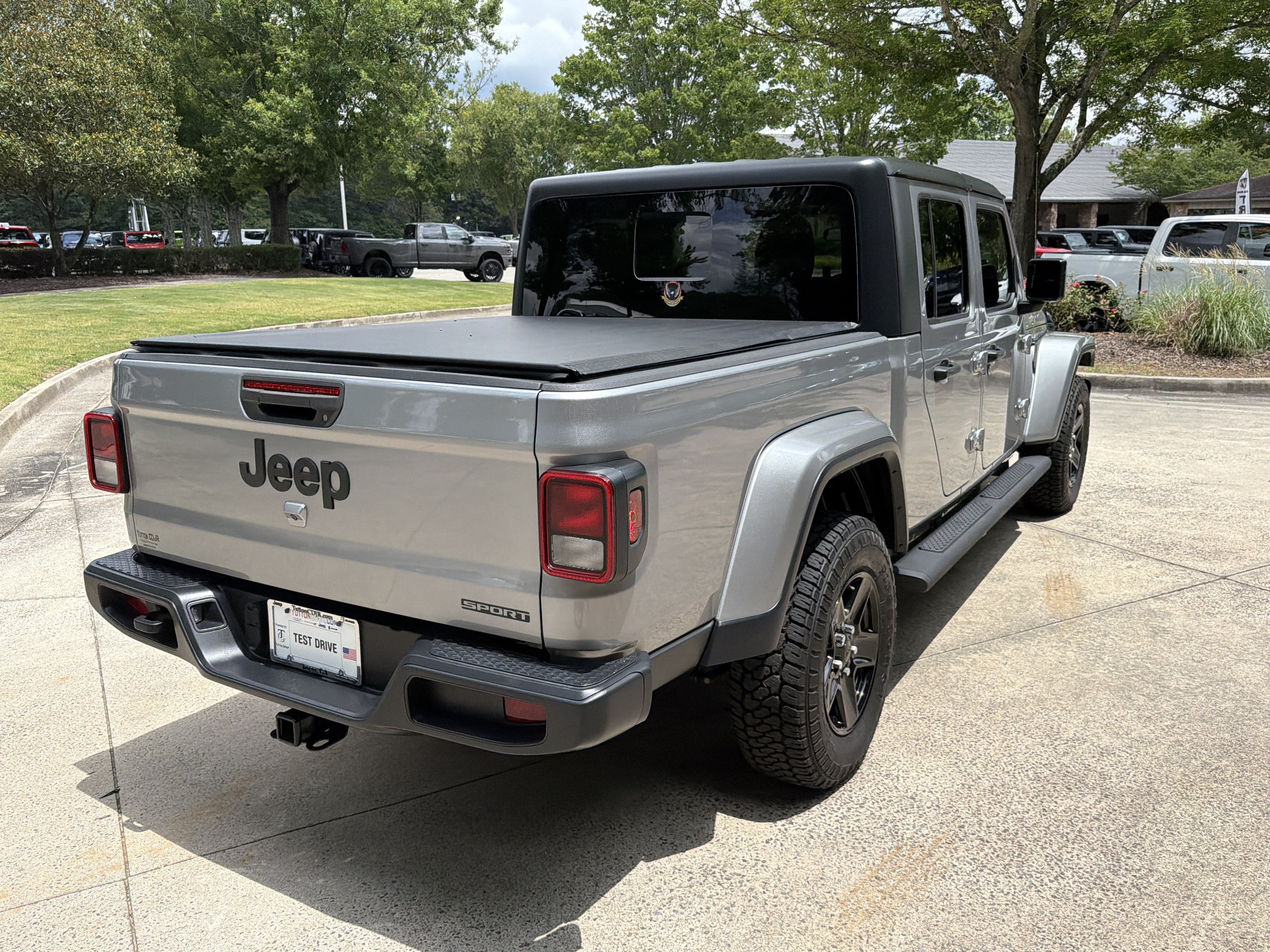 Used 2021 Billet Silver Metallic Clearcoat Jeep Sport S image 7