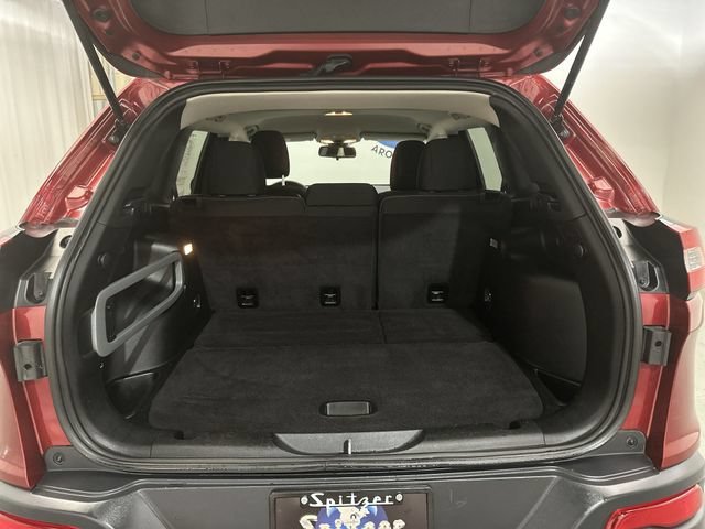 Used 2015 Deep Cherry Red Crystal Pearlcoat Jeep Latitude image 23