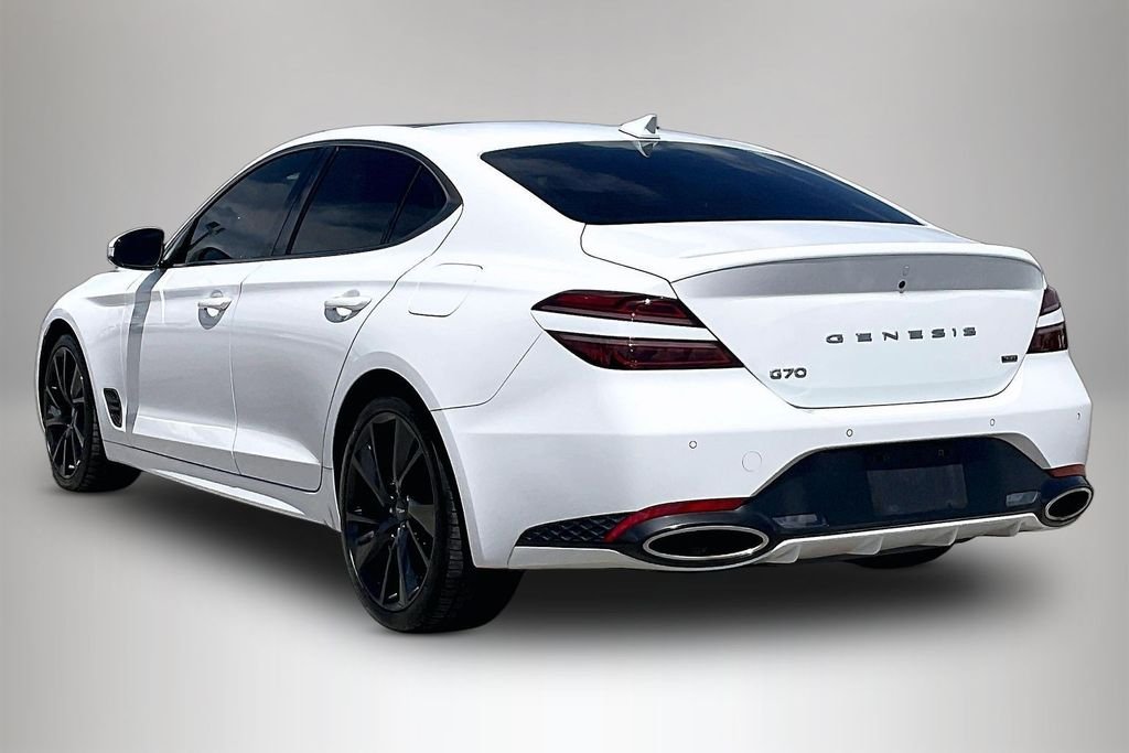 Used 2023 White Genesis 3.3T image 4