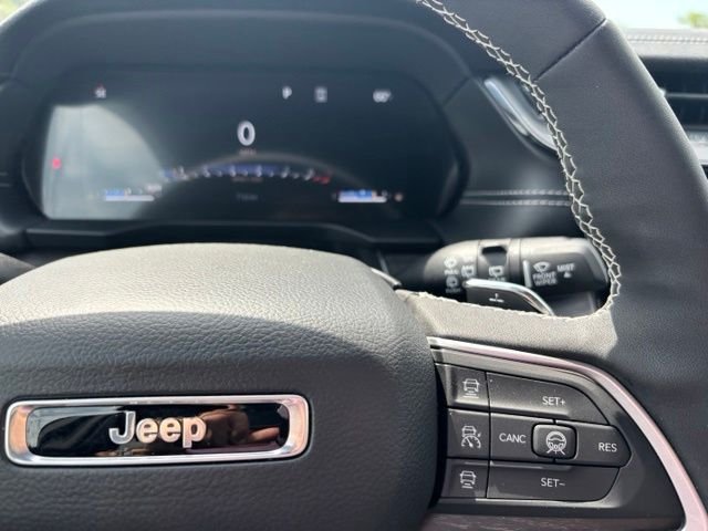 New 2026 Bright White Clear-Coat Exterior Paint Jeep Laredo image 27