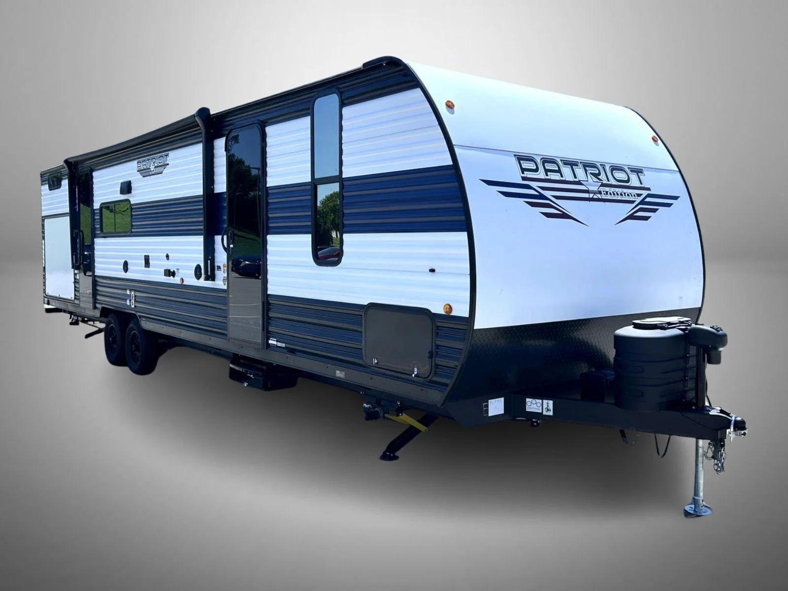 Used 2025 White Forest River Patriot Edition image 3