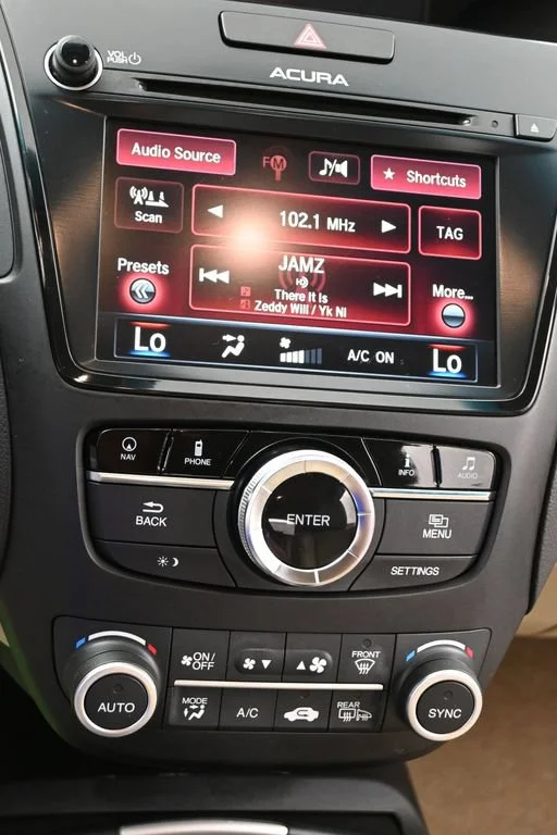 Used 2018  Acura Technology Package image 16