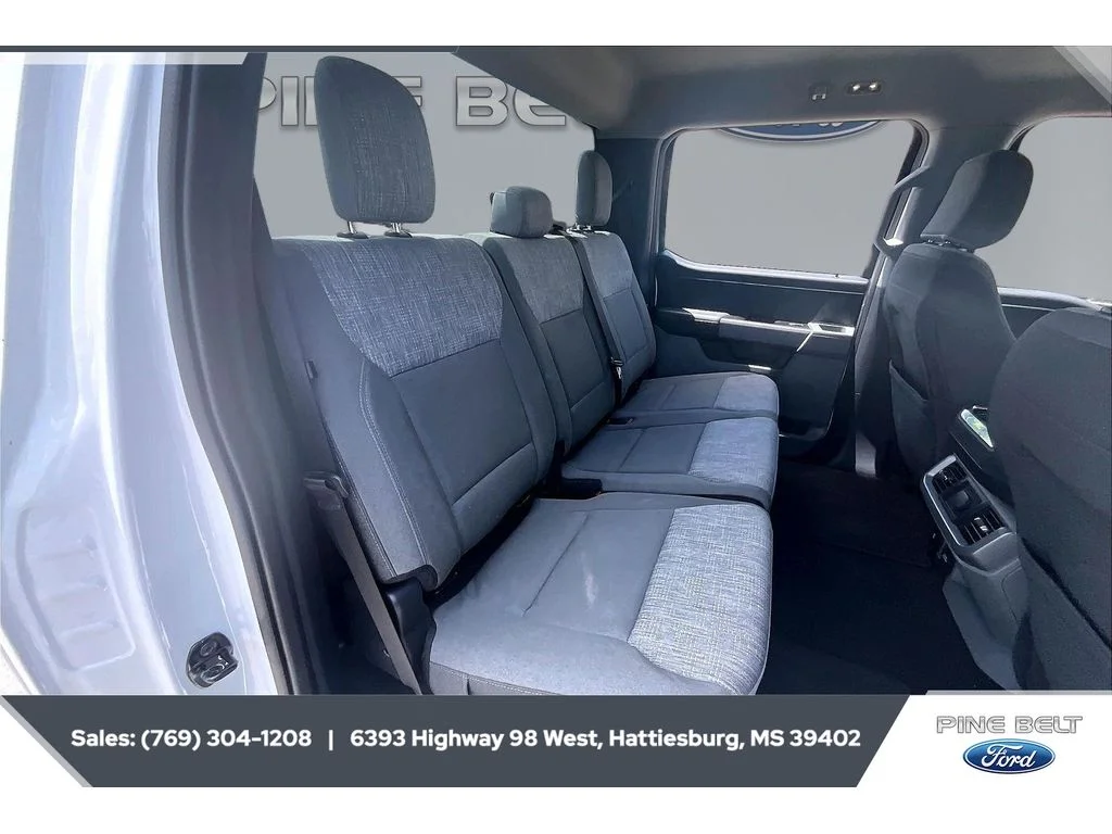 Used 2023 Oxford White Ford XLT image 21