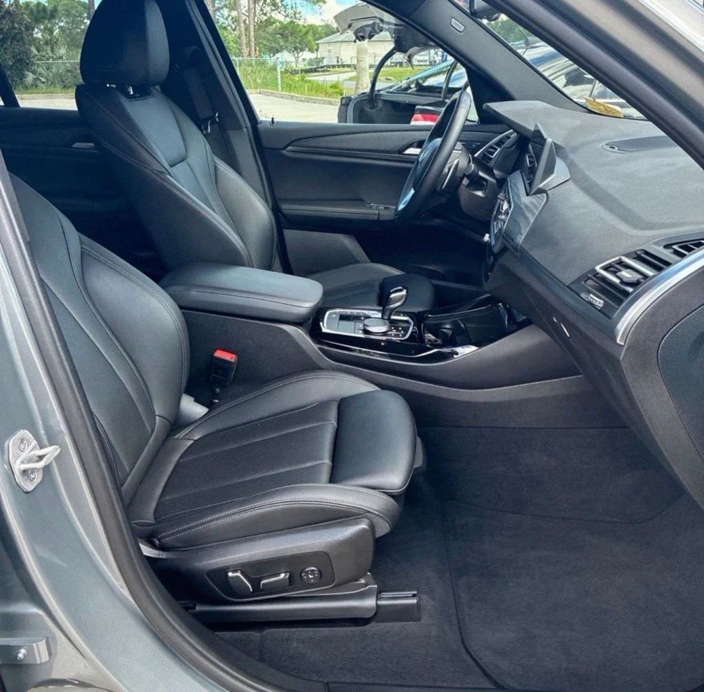 Used 2024 Gray BMW sDrive30i image 12