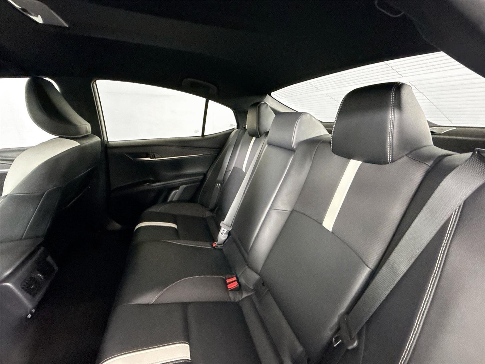 Certified Used 2025 Heavy Metal Toyota SE image 30