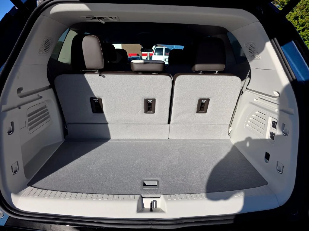 2024 GMC Acadia Denali - Photo 26