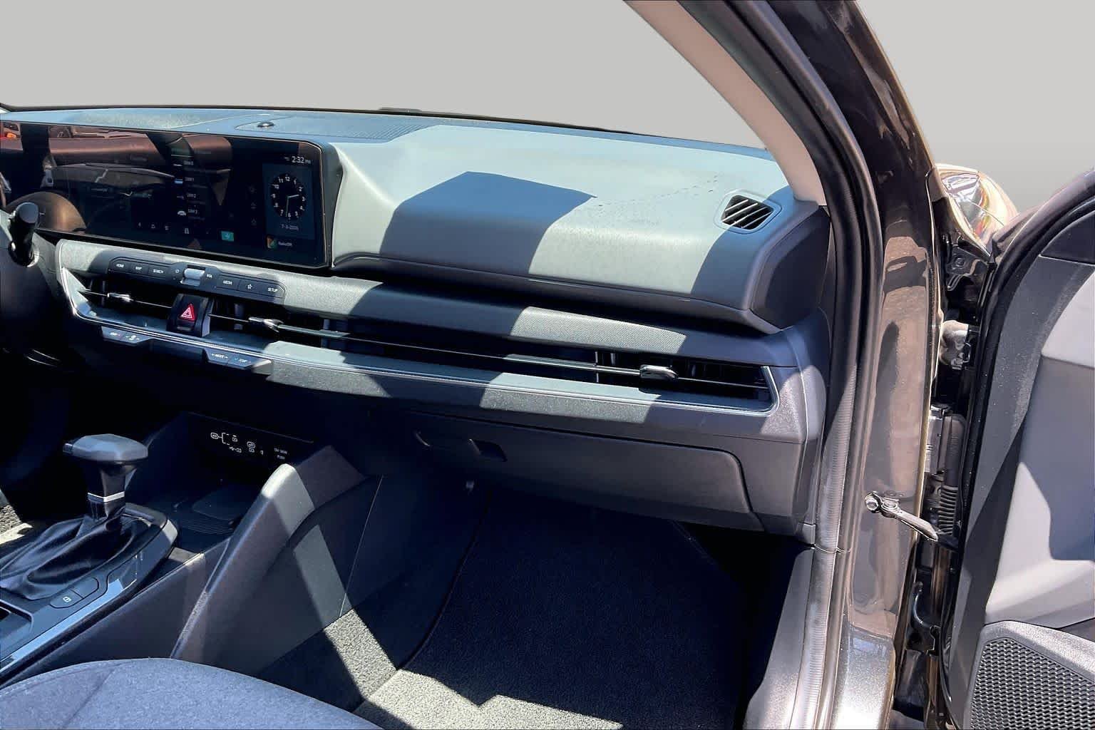 Used 2025 Interstellar Gray Kia EX image 17