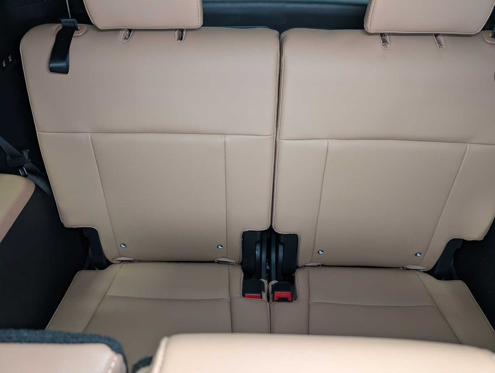 Used 2025 Serenity White Hyundai Limited image 24