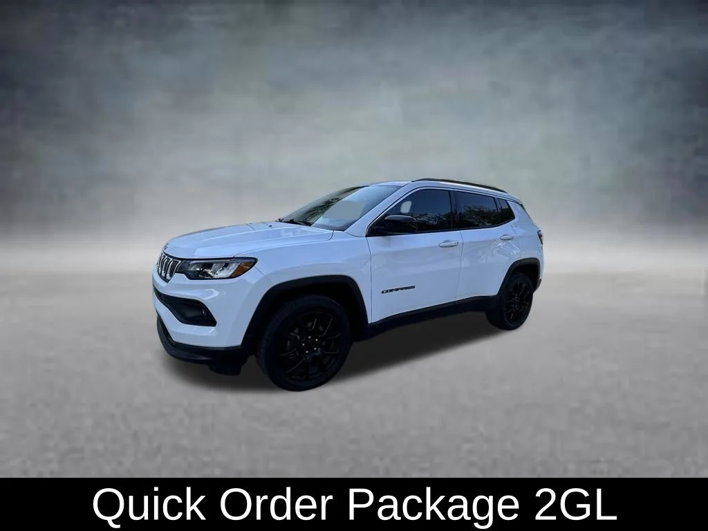 Certified Used 2022 White Jeep Latitude Lux image 3
