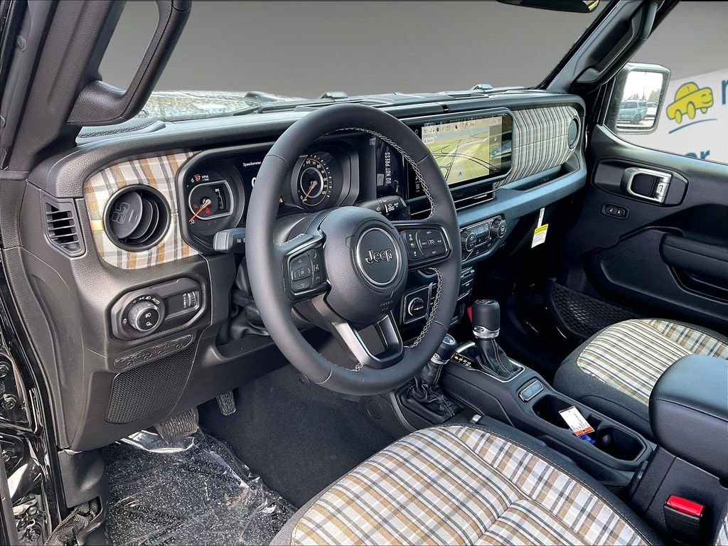 New 2026 Black Clear-Coat Exterior Paint Jeep 85th Anniversary Edition image 9