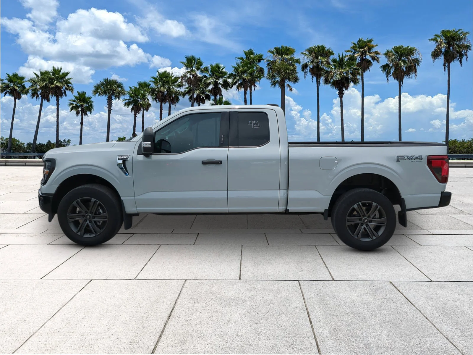 Used 2024 Avalanche Ford XLT image 4