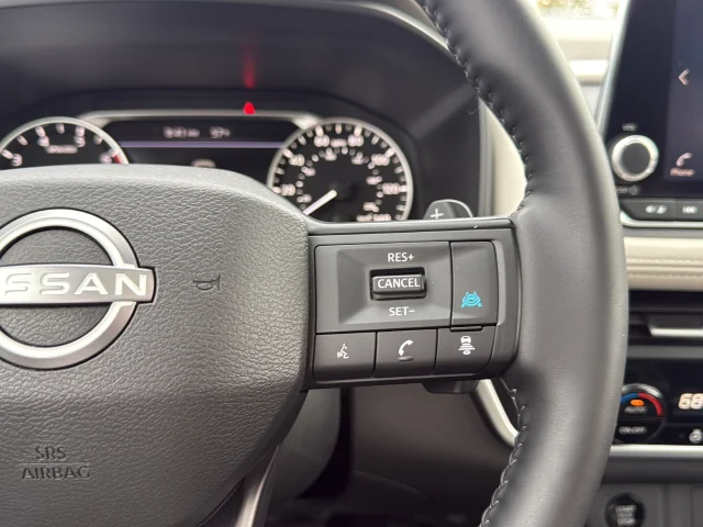 Used 2025 White Nissan SV image 17