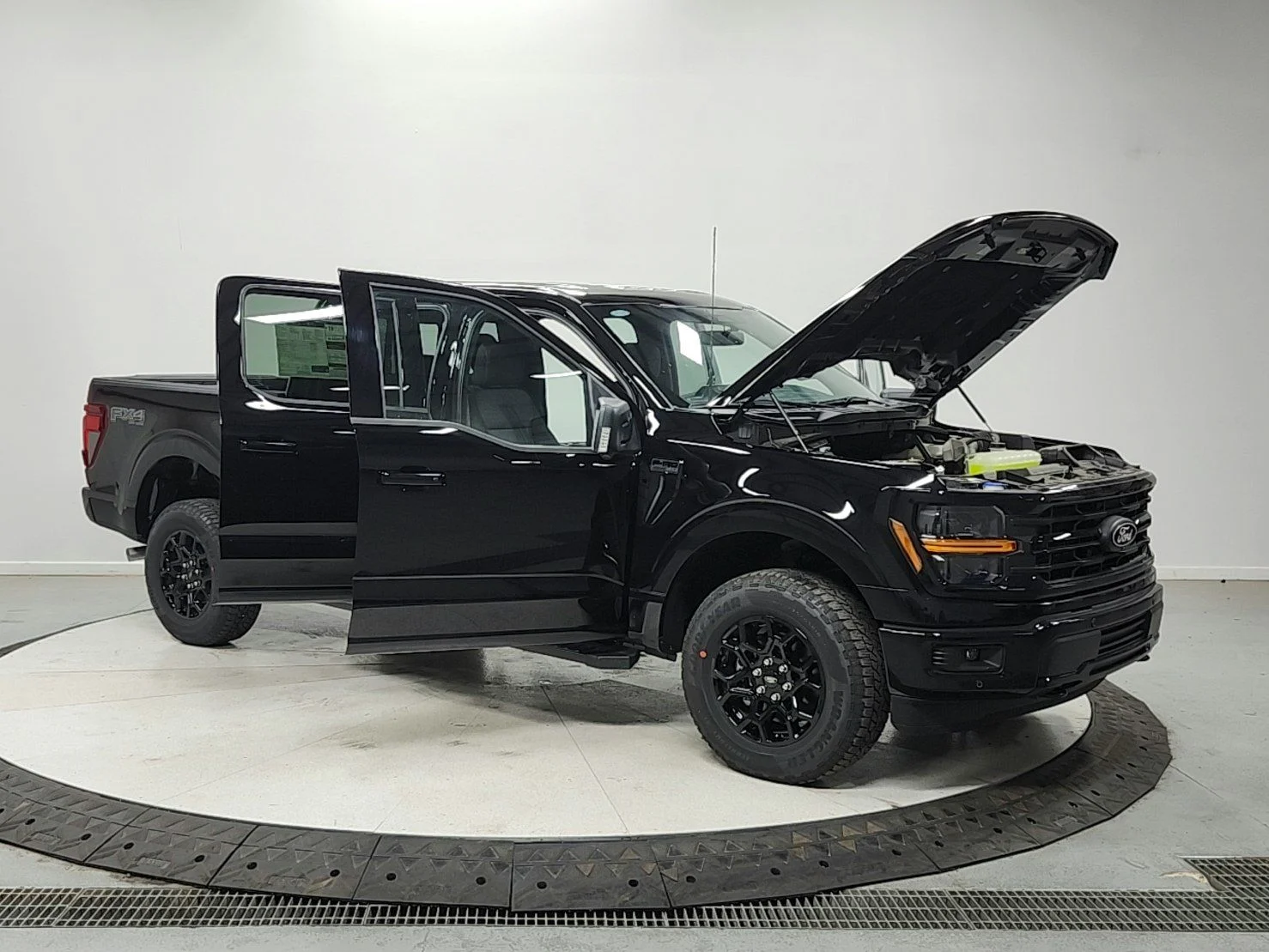 New 2026 Agate Black Metallic Ford XLT image 9