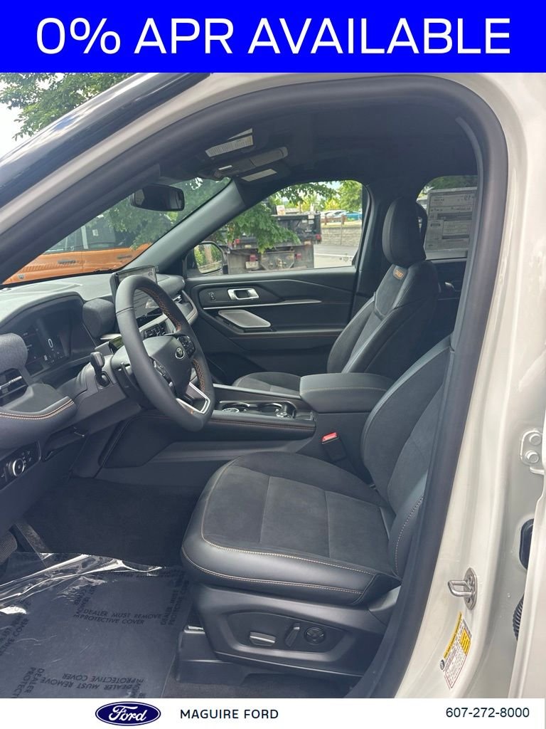 New 2026 White Metallic Ford Tremor® image 13