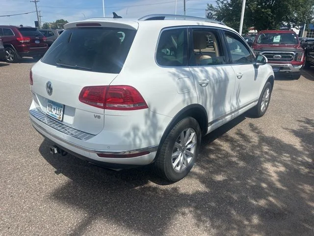 Used 2016 White Volkswagen VR6 FSI image 3