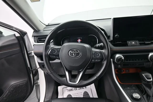 Used 2024  Toyota Adventure image 16