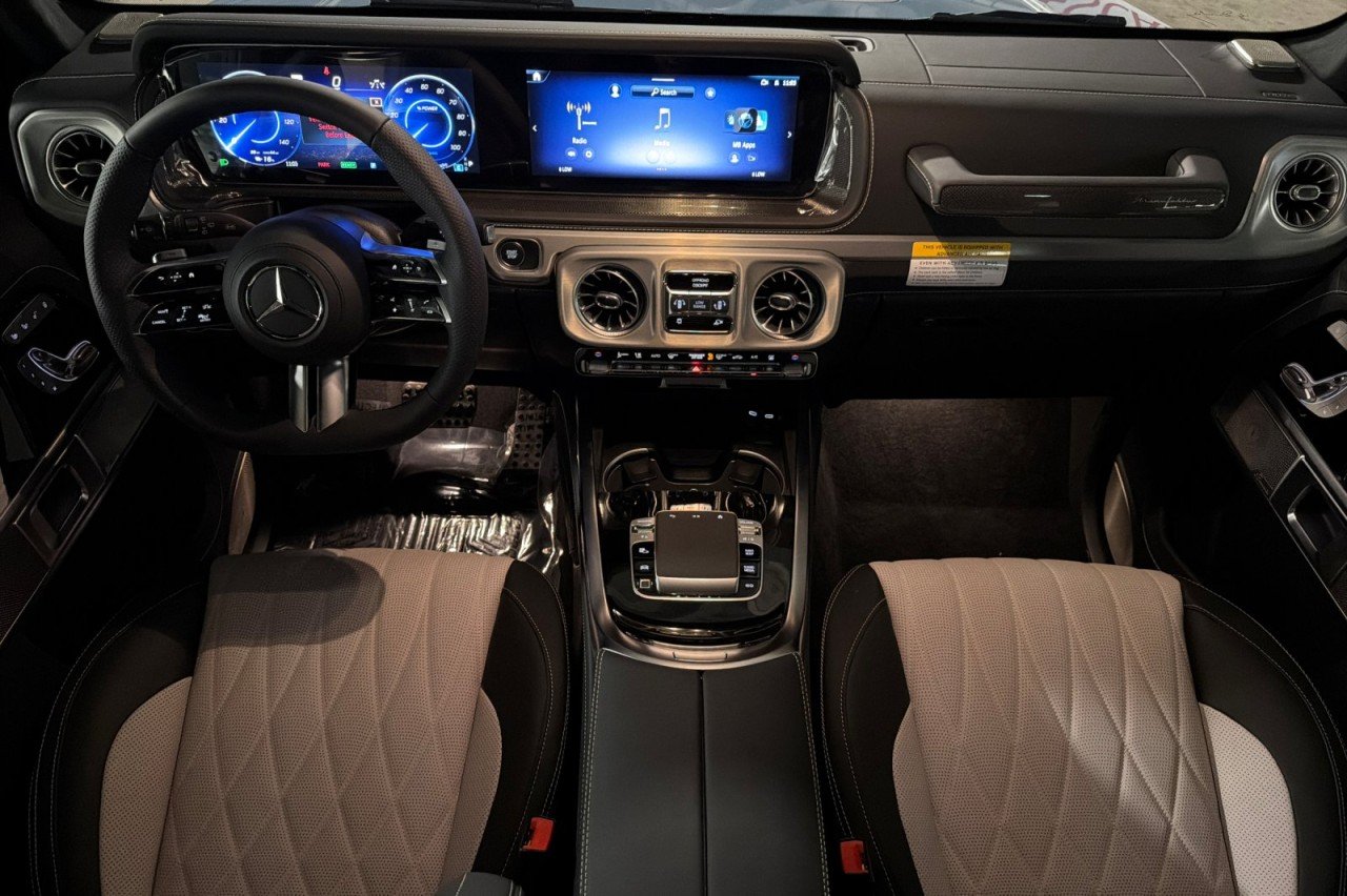 New 2027 MANUFAKTUR China Blue Mercedes-Benz G 580e SUV image 12